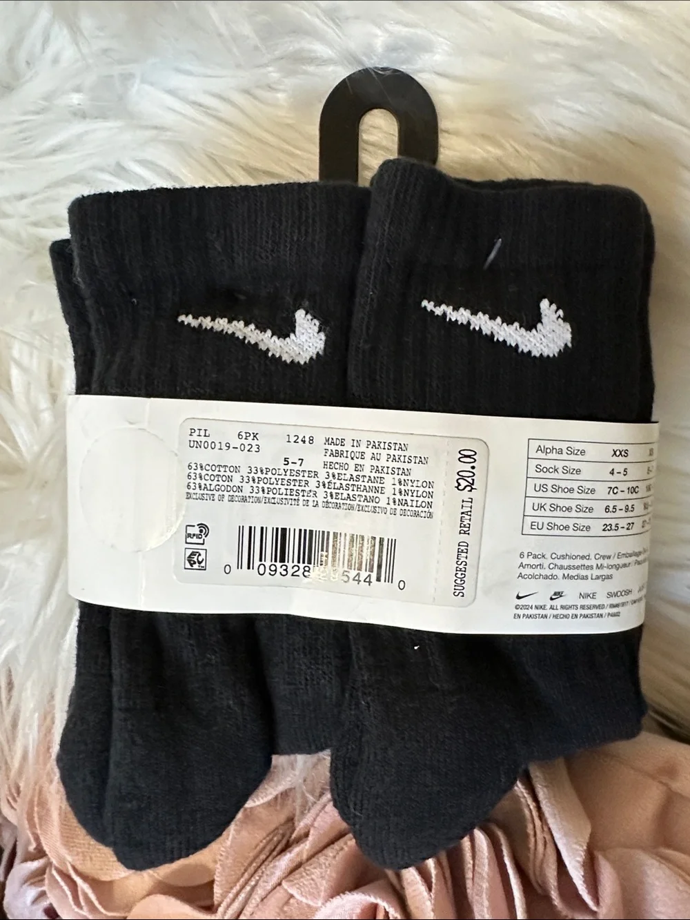 Nike kids every day cushioned crew Black Crew Socks with White Swoosh (6 Pack)